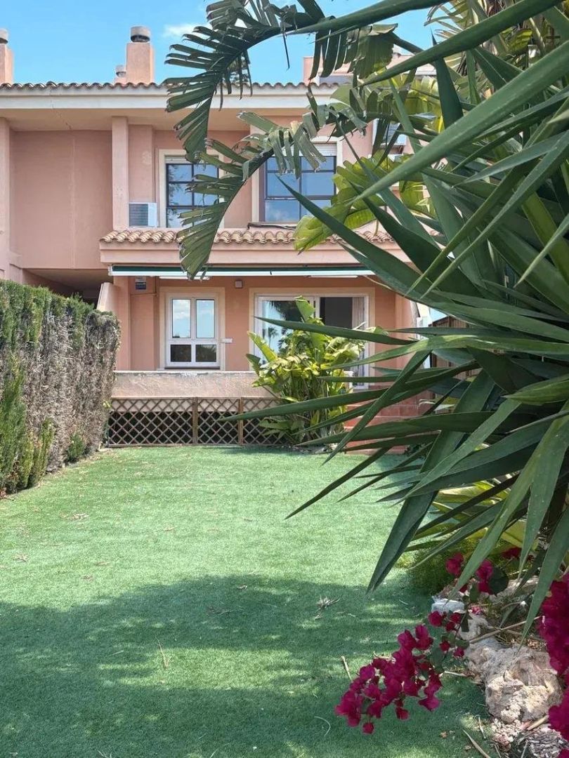 Jardí de Casa o xalet en venda en Alicante / Alacant amb Aire condicionat, Calefacció i Jardí privat