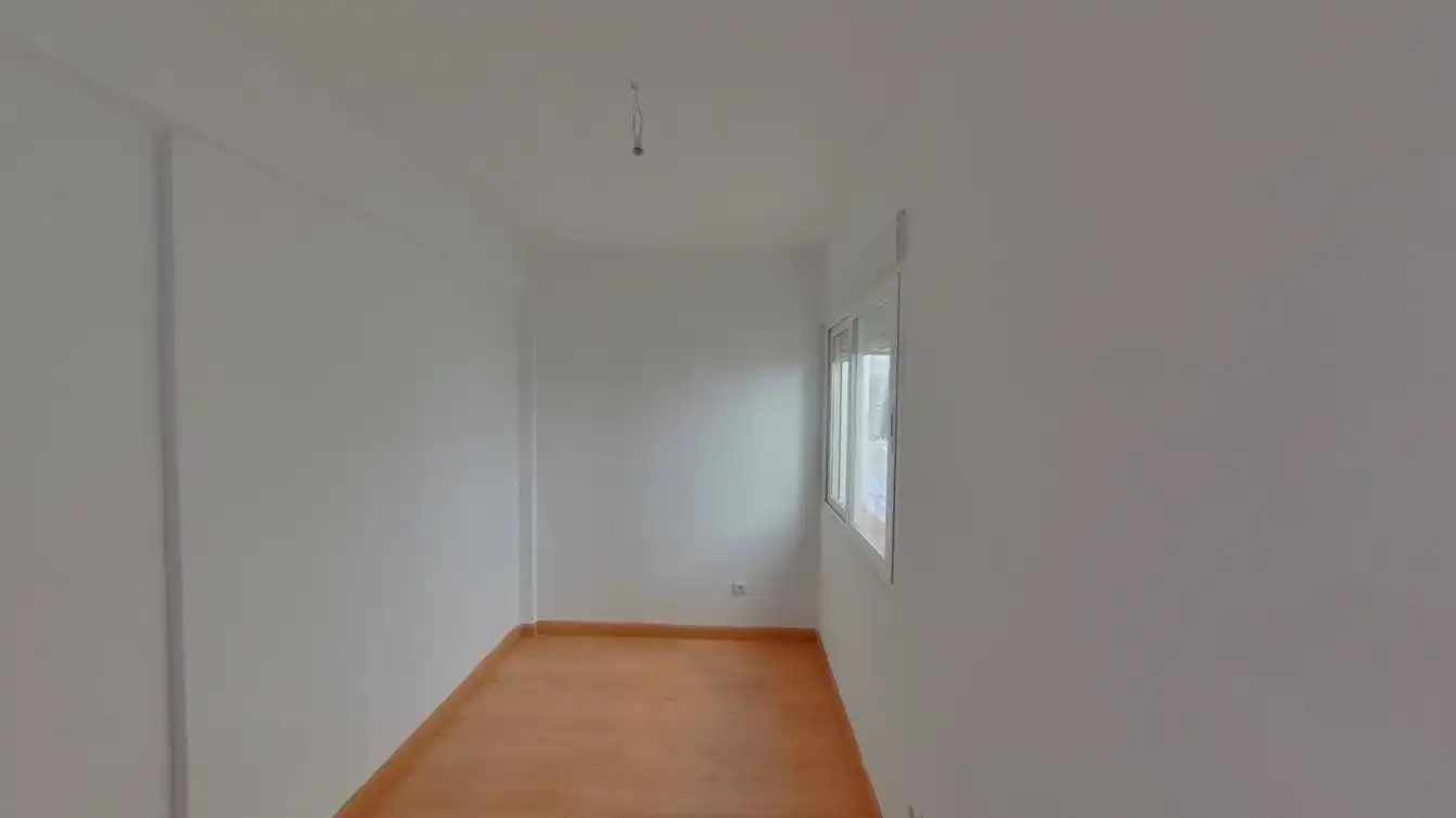 Habitación de Piso en venta en Zaragoza con Horno y Balcón