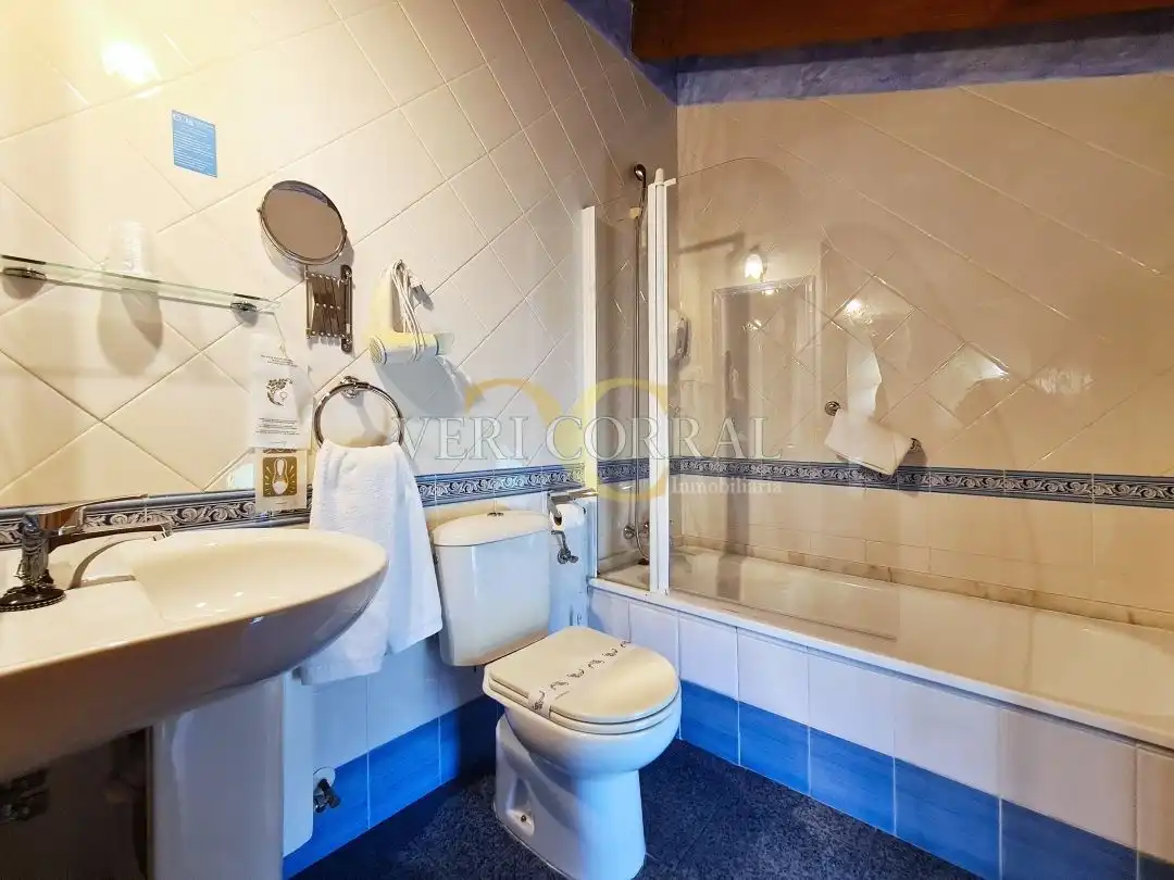 Bathroom of Buildings for sale in Cangas de Onís