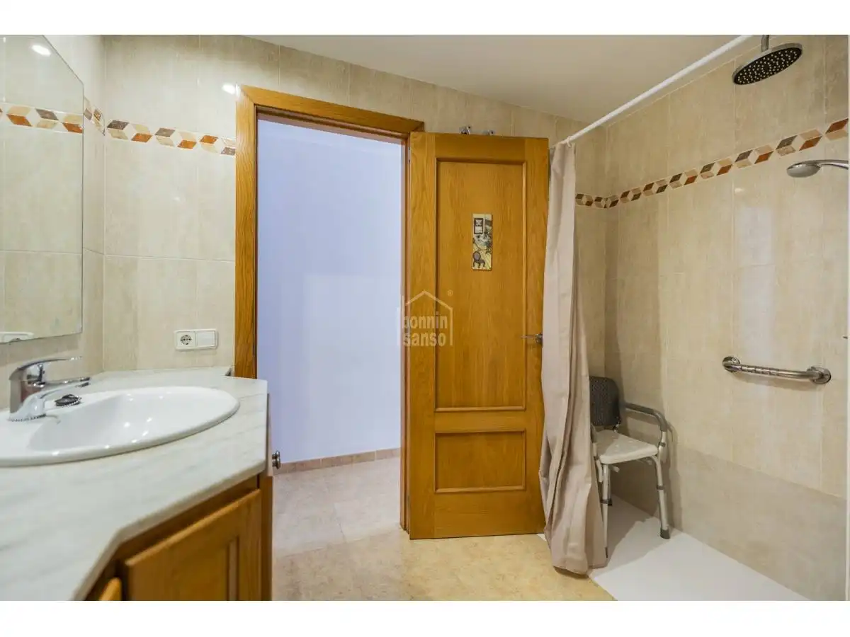 Baño de Apartamento en venta en Es Castell con Terraza