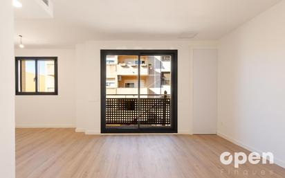 Bedroom of Flat for sale in Terrassa  with Air Conditioner, Heating and Parquet flooring