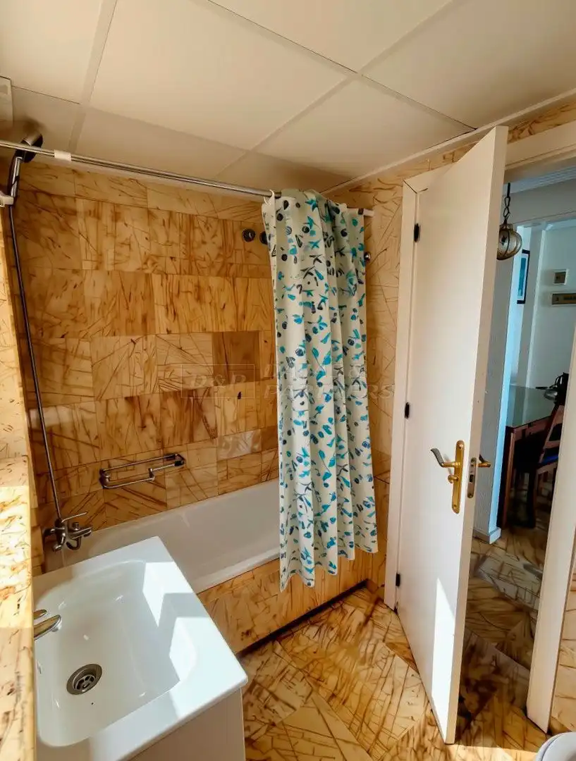 Badezimmer von Wohnungen zur Miete in Orihuela mit Klimaanlage, Terrasse und Schwimmbad