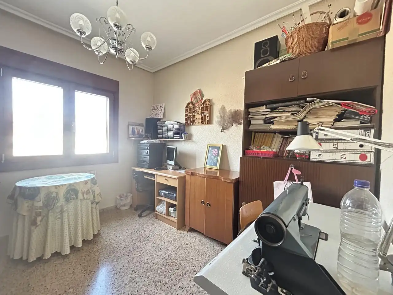 Sala d'estar de Casa adosada en venda en Cintruénigo amb Calefacció, Jardí privat i Terrassa