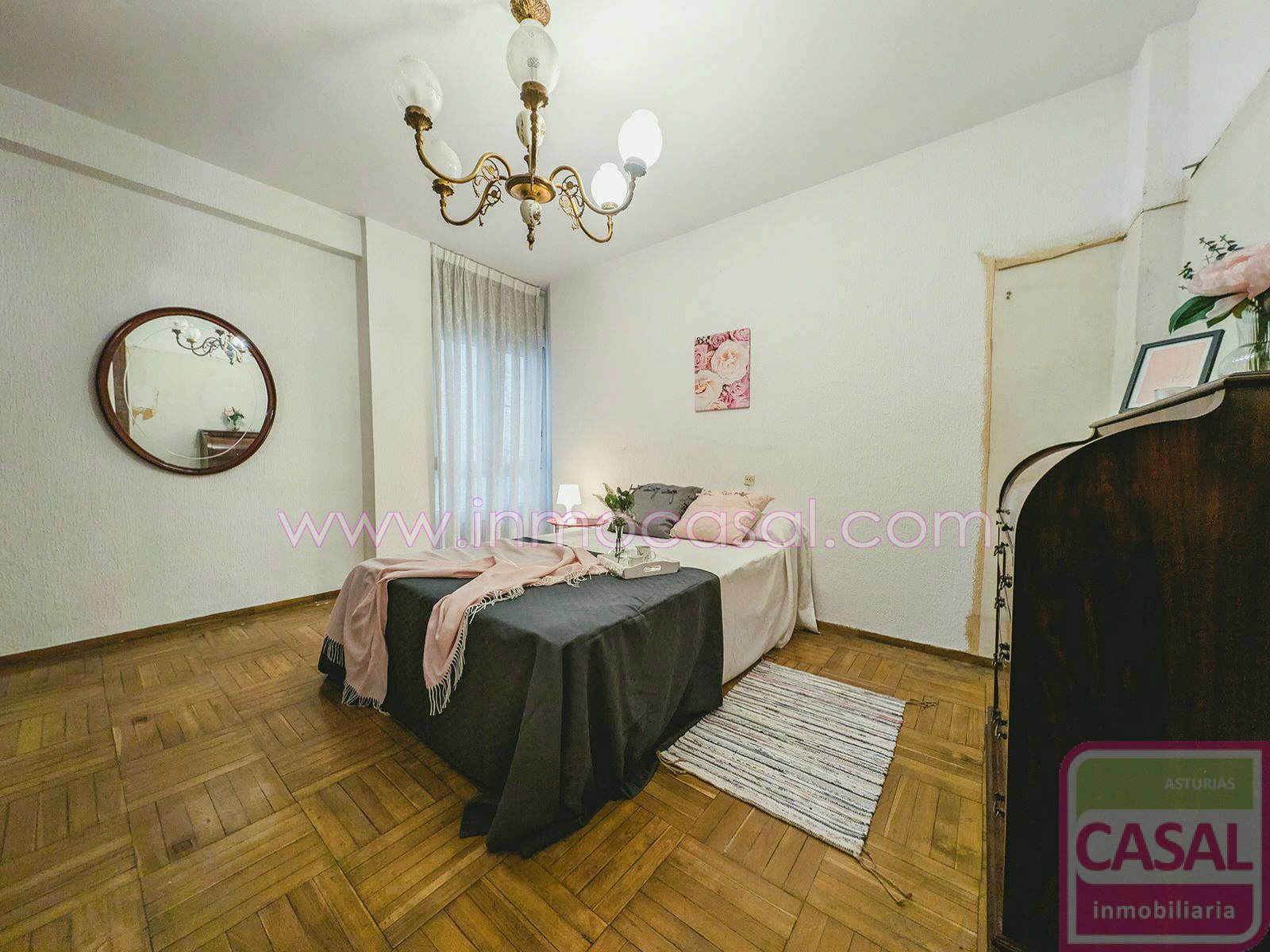 Bedroom of Flat for sale in Oviedo   with Heating