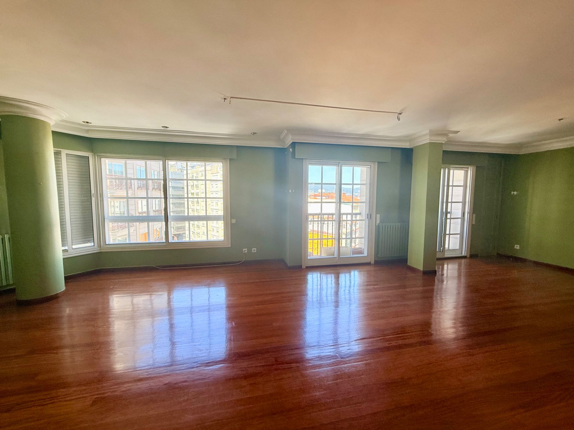 Living room of Flat for sale in Vigo   with Heating, Parquet flooring and Terrace