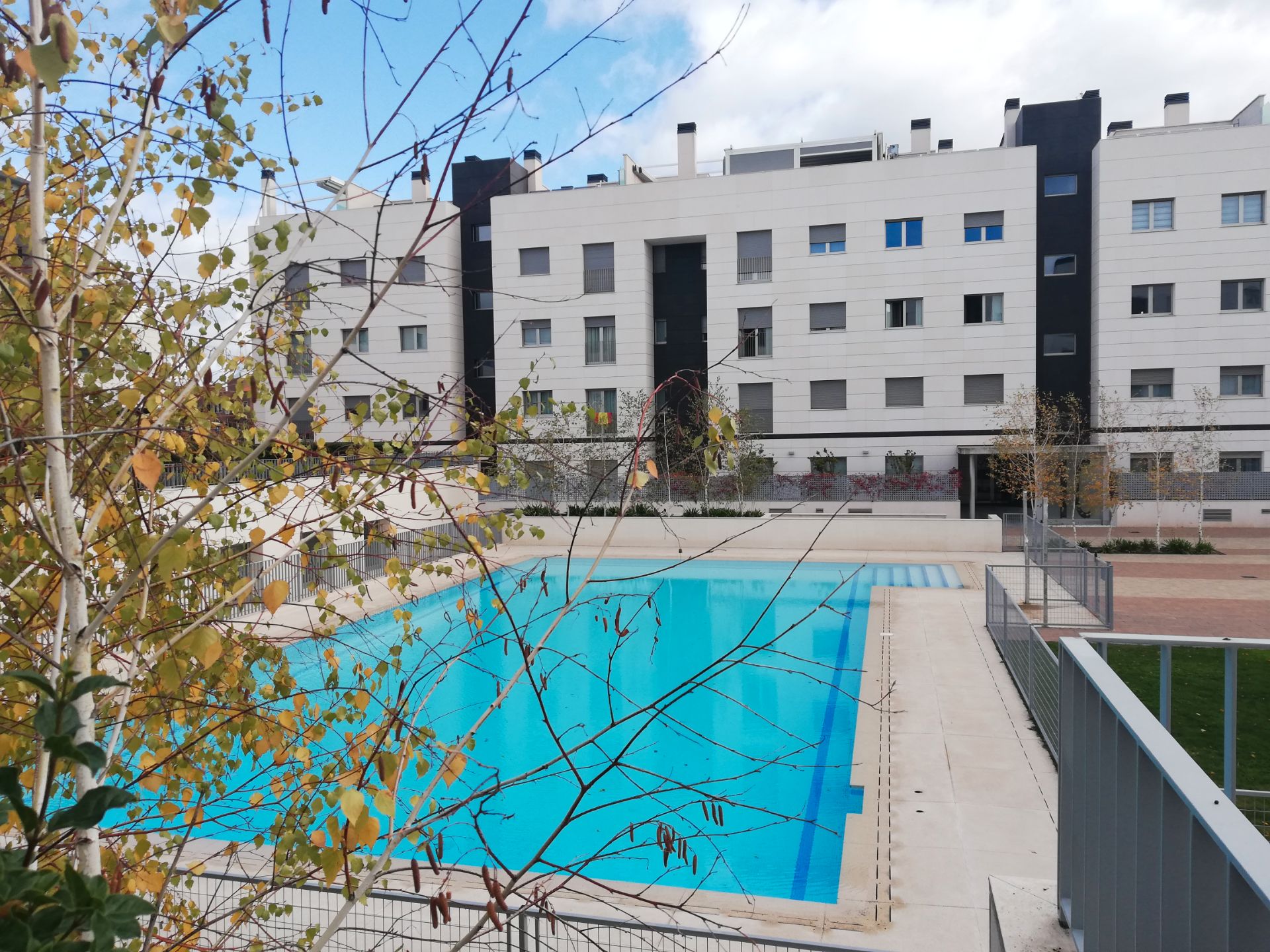 Swimming pool of Attic to rent in Pozuelo de Alarcón  with Air Conditioner, Heating and Parquet flooring
