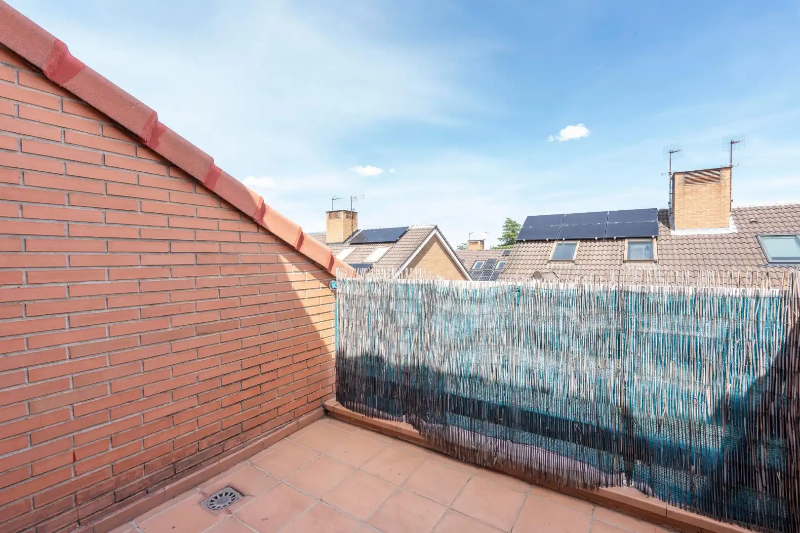 Terrassa de Casa adosada en venda en Madrid amb Aire condicionat, Calefacció i Jardí privat