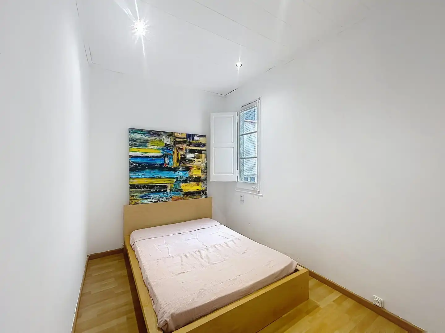 Bedroom of Flat for sale in Barcelona  with Furnished and Alarm