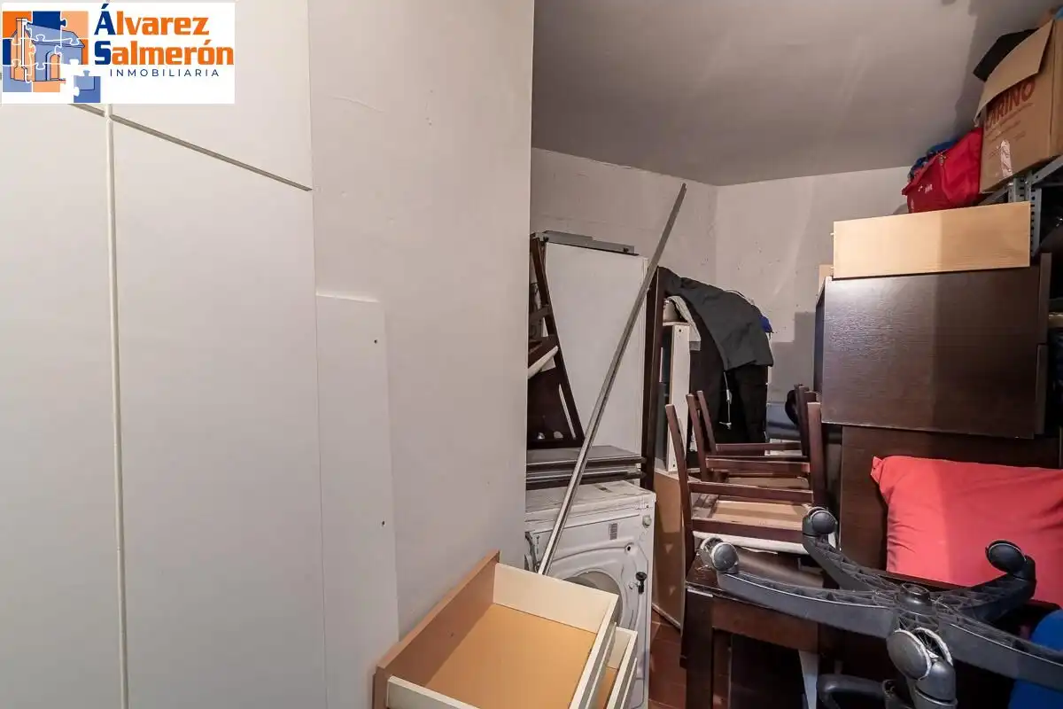 Flat for sale in Granada  with Heating and Storage room