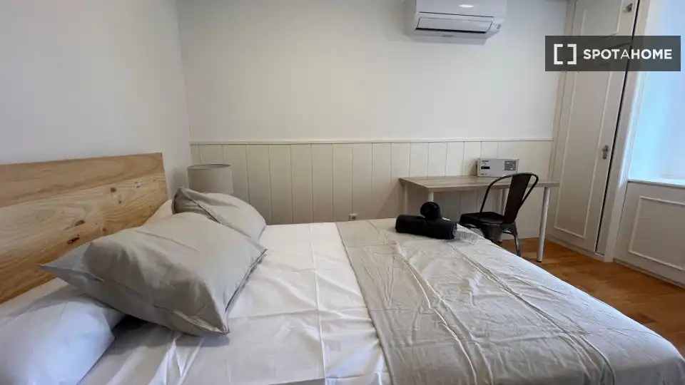 Schlafzimmer von Wohnung zur untervermieten in Madrid mit Klimaanlage, Terrasse und Möbliert