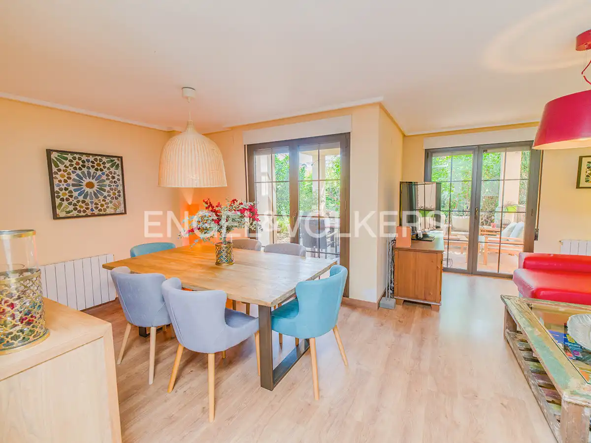 Comedor de Casa adosada en venta en Mutxamel con Aire acondicionado, Calefacción y Jardín privado