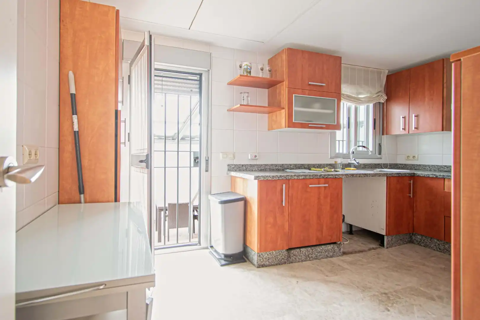 Kitchen of Detached homes for sale in Sevilla  with Air Conditioner, Heating and Private garden