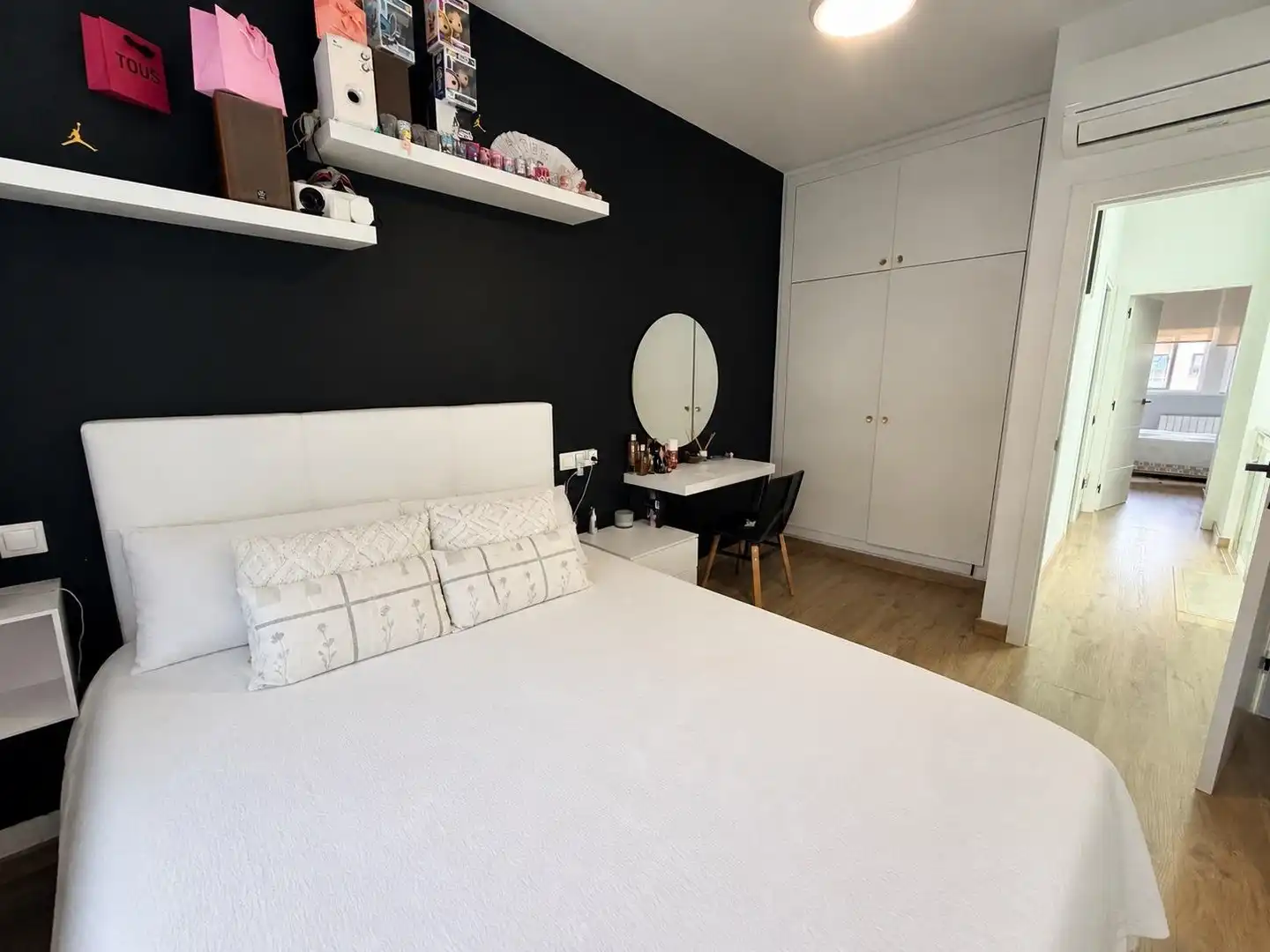 Bedroom of Houses for sale in Badalona  with Air Conditioner, Heating and Parquet flooring