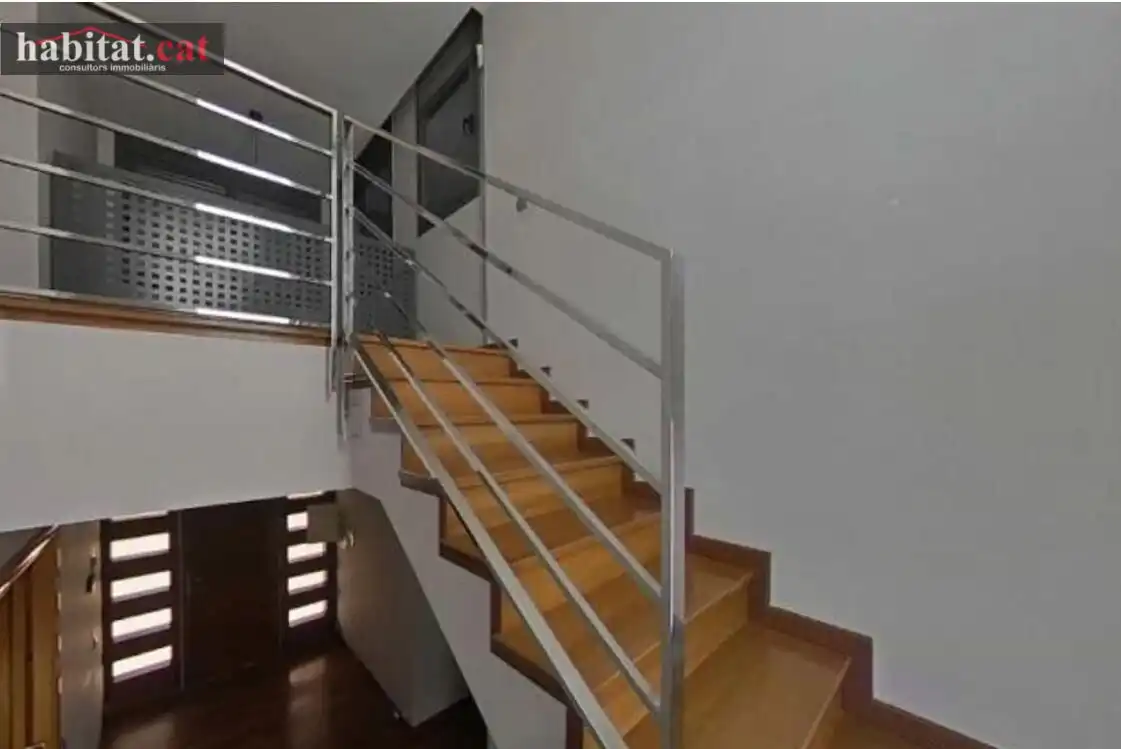 Casa o chalet en venta en Vilanova i la Geltrú con Piscina y Balcón