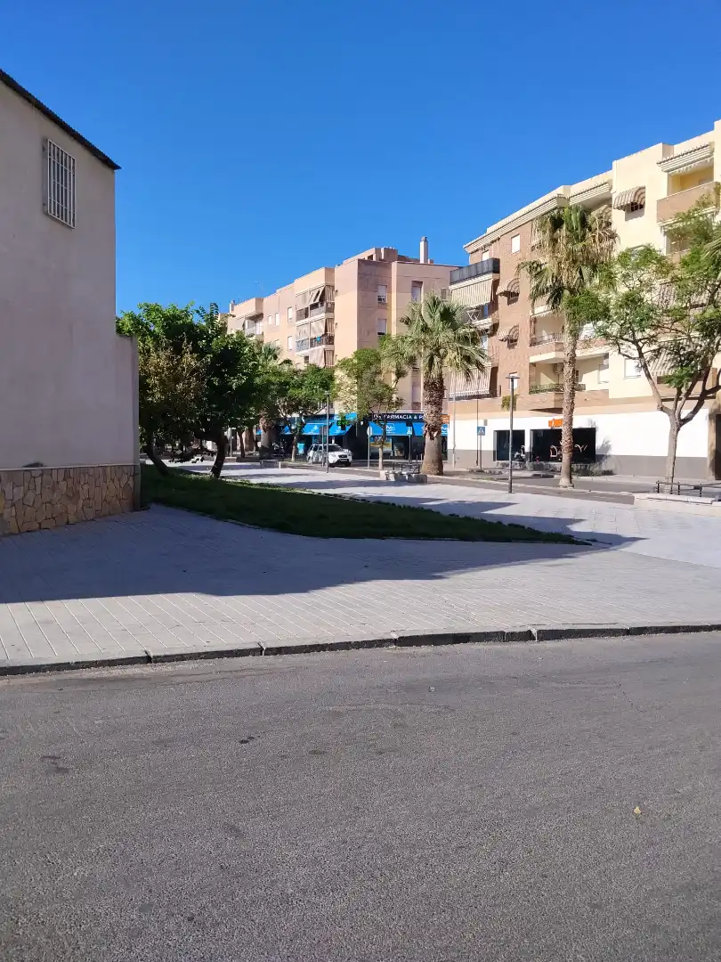 Vista exterior de Casa o xalet de lloguer en Motril amb Aire condicionat, Traster i Moblat