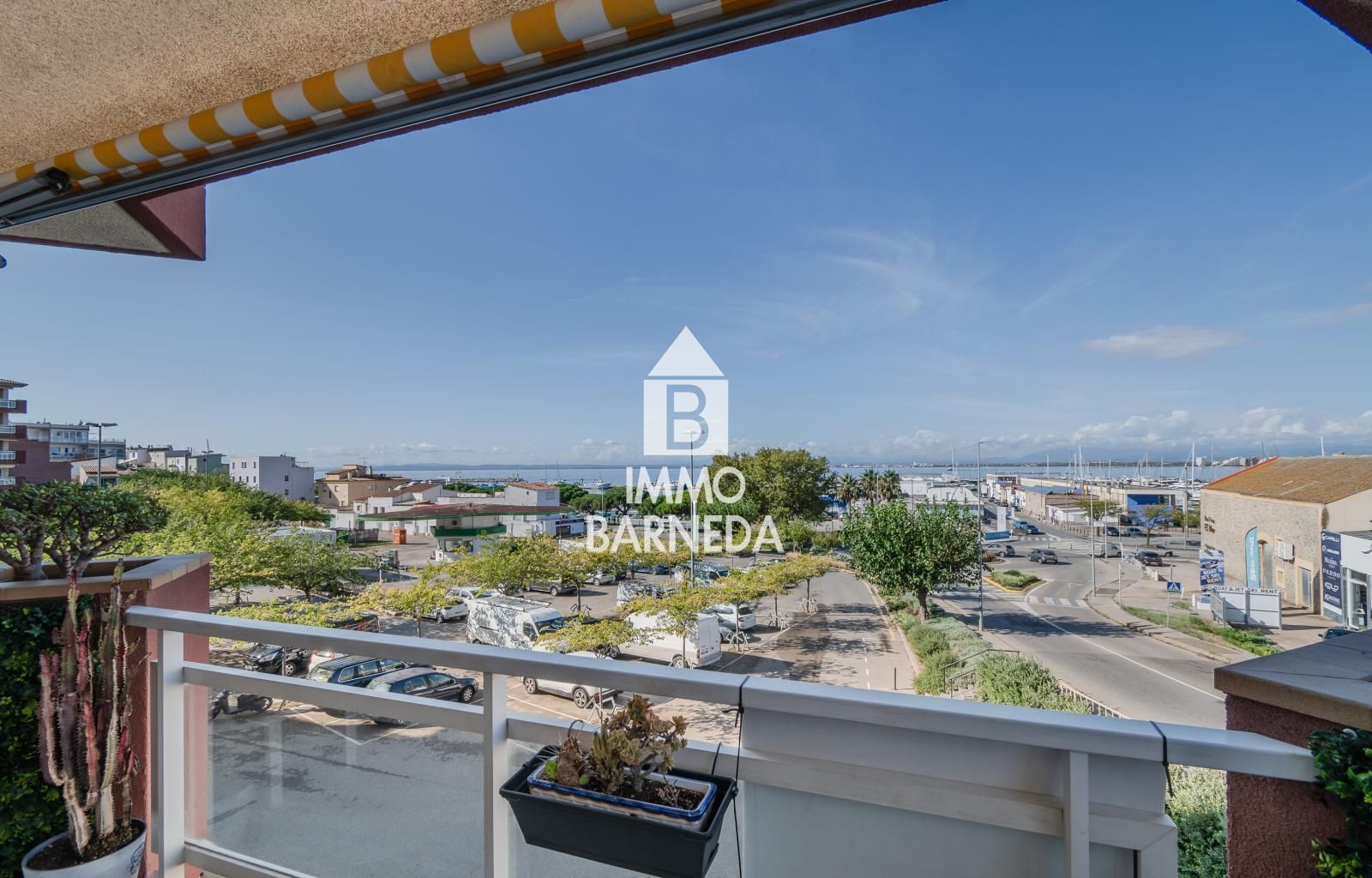 Exterior view of Flat for sale in Roses  with Air Conditioner, Heating and Terrace