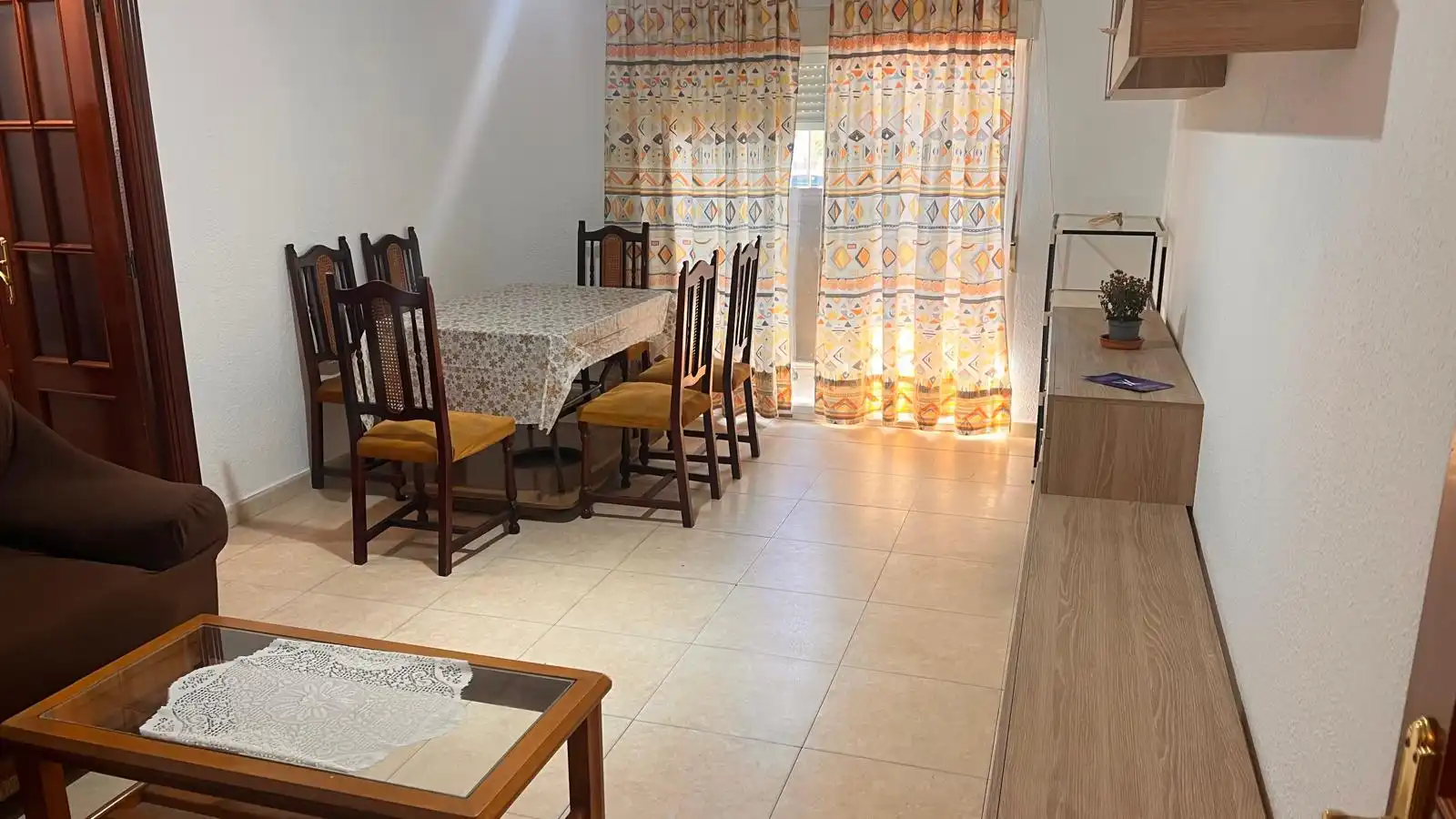 Flat with terrace to rent in Calle Antonio Machado