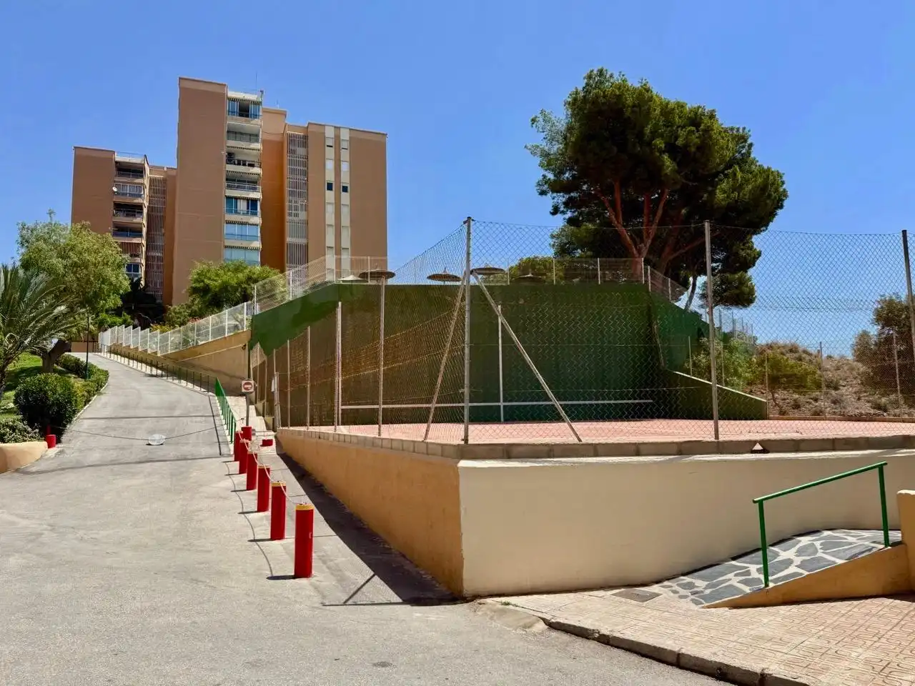 Aparcament de Apartament en venda en Villajoyosa / La Vila Joiosa amb Jardí privat, Terrassa i Balcó