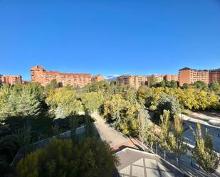 Vista exterior de Pis en venda en Tres Cantos amb Aire condicionat i Terrassa