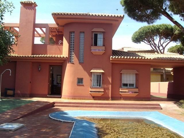 Vista exterior de Casa o xalet en venda en Chiclana de la Frontera amb Aire condicionat, Terrassa i Piscina