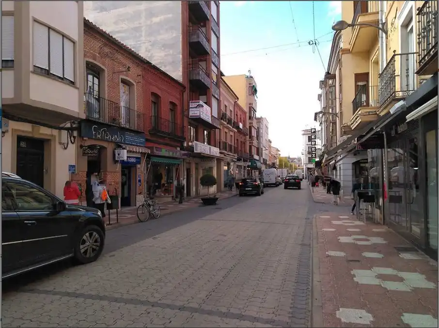 Mixt residencial en venda a Calle Padilla