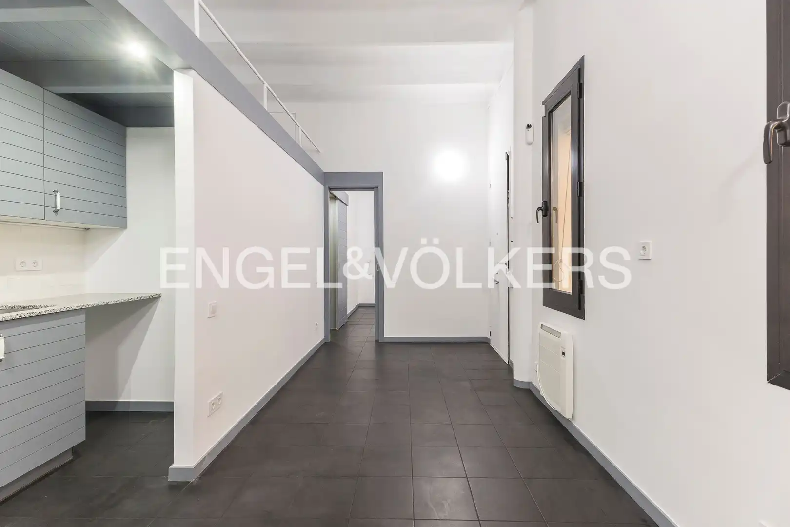 Flat for sale in Barcelona  with Heating