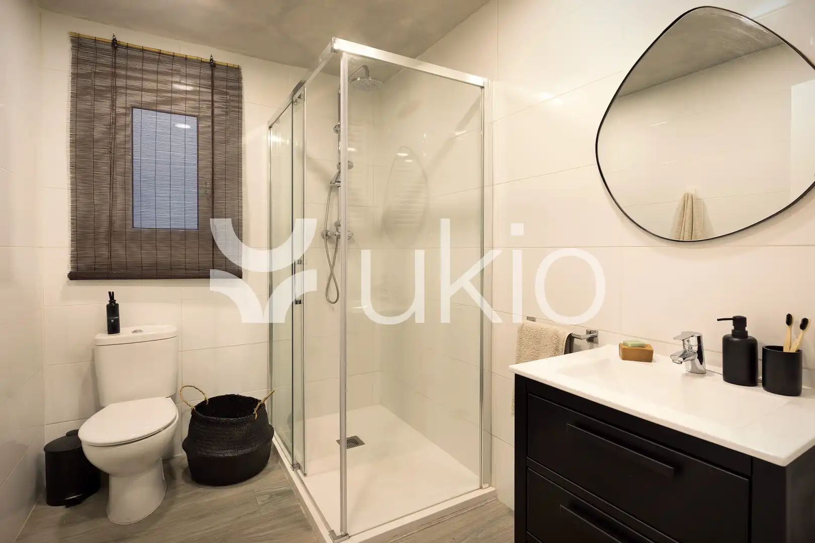 Badezimmer von Wohnungen zur Miete in Barcelona mit Klimaanlage, Terrasse und Möbliert