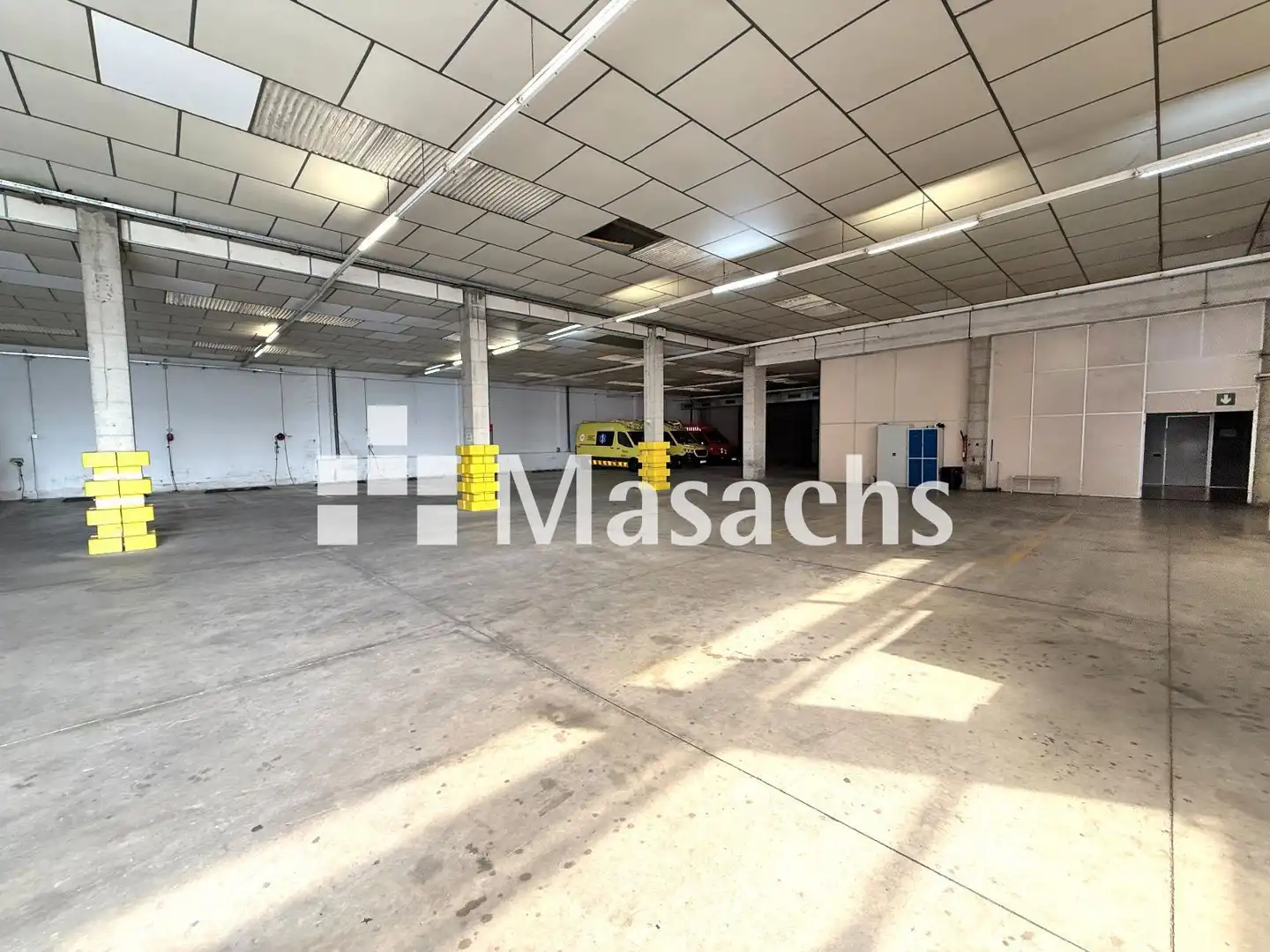 Fabrikhallen zur Miete in Terrassa