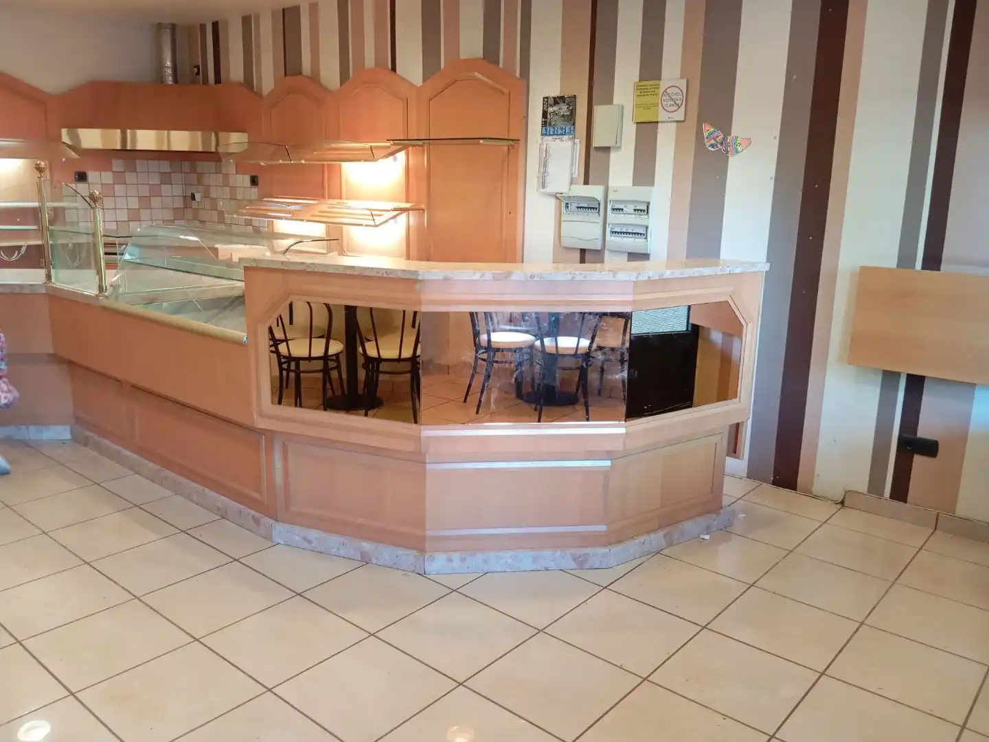 Commercial properties for rent in Cambre   with Furnished