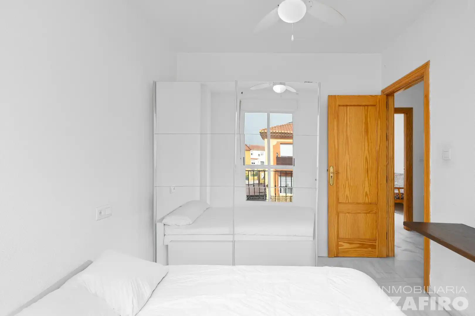 Habitación de Casa adosada en venta en Las Gabias con Trastero y Balcón