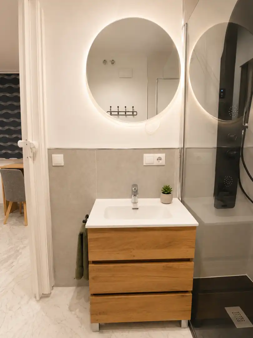Bathroom of Study for share in Sevilla  with Air Conditioner, Heating and Furnished