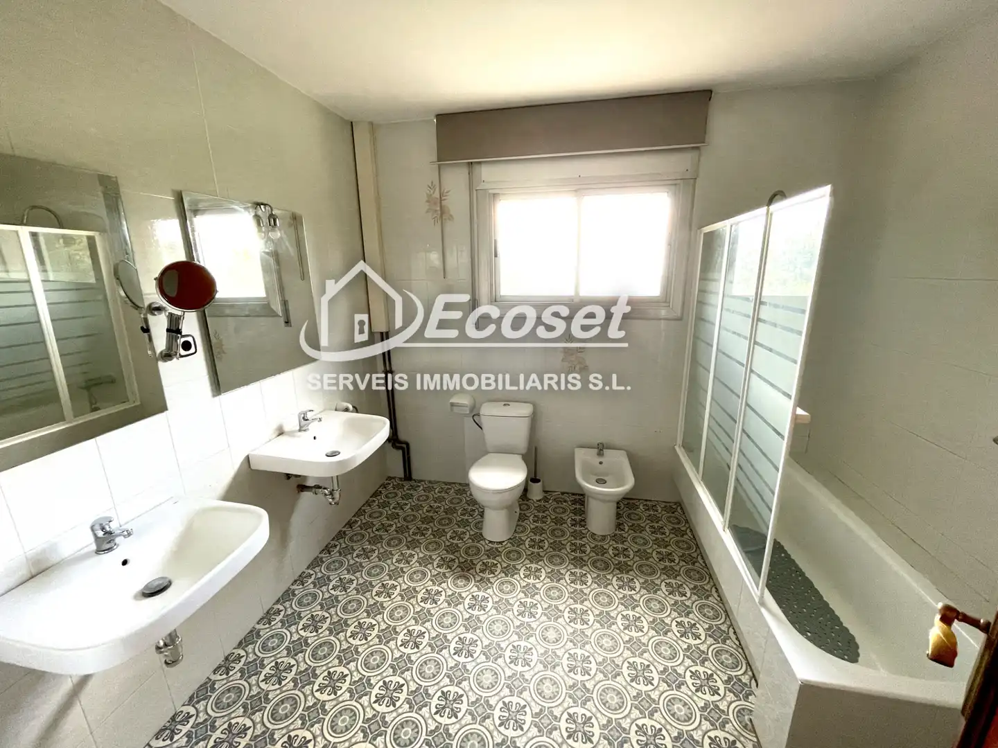 Bathroom of Detached homes for sale in Vallirana  with Heating, Private garden and Terrace