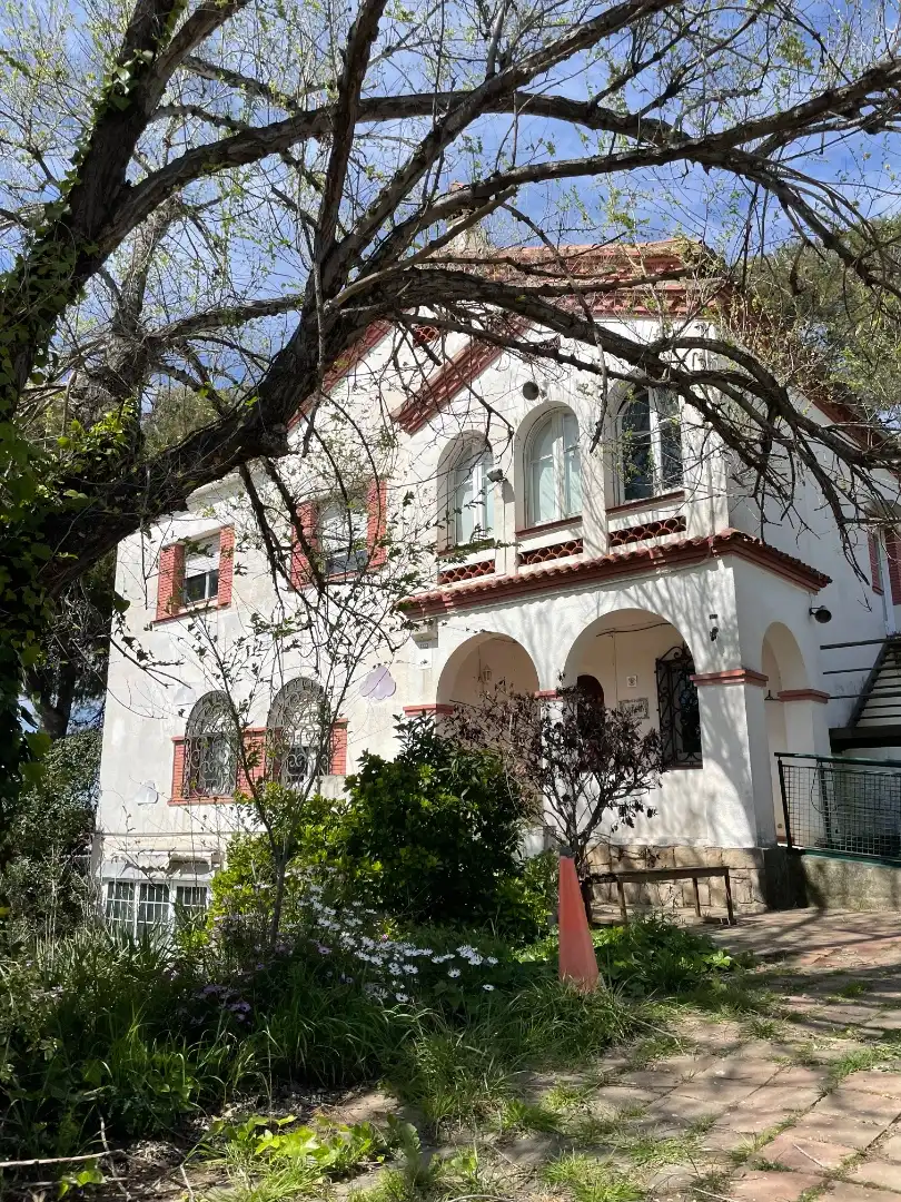 Vista exterior de Casa o xalet en venda en Cerdanyola del Vallès amb Calefacció, Jardí privat i Traster