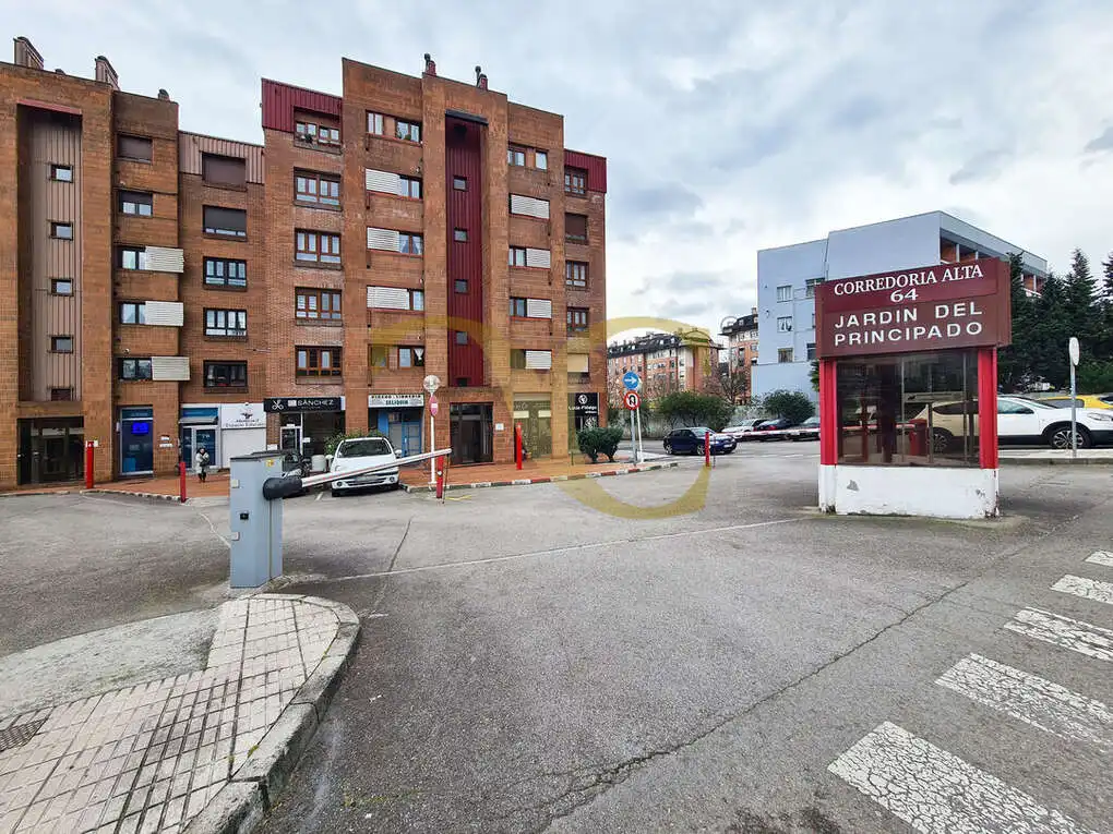 Exterior view of Flat for sale in Oviedo   with Heating and Private garden