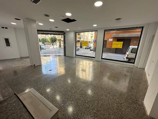 Local comercial en Alquiler en Casco Antiguo