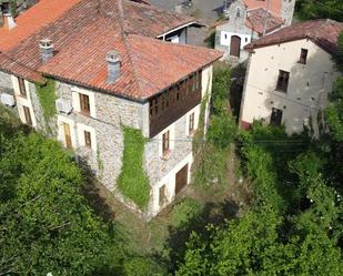 Vista exterior de Casa adosada en venda en Ponga amb Aire condicionat, Calefacció i Moblat