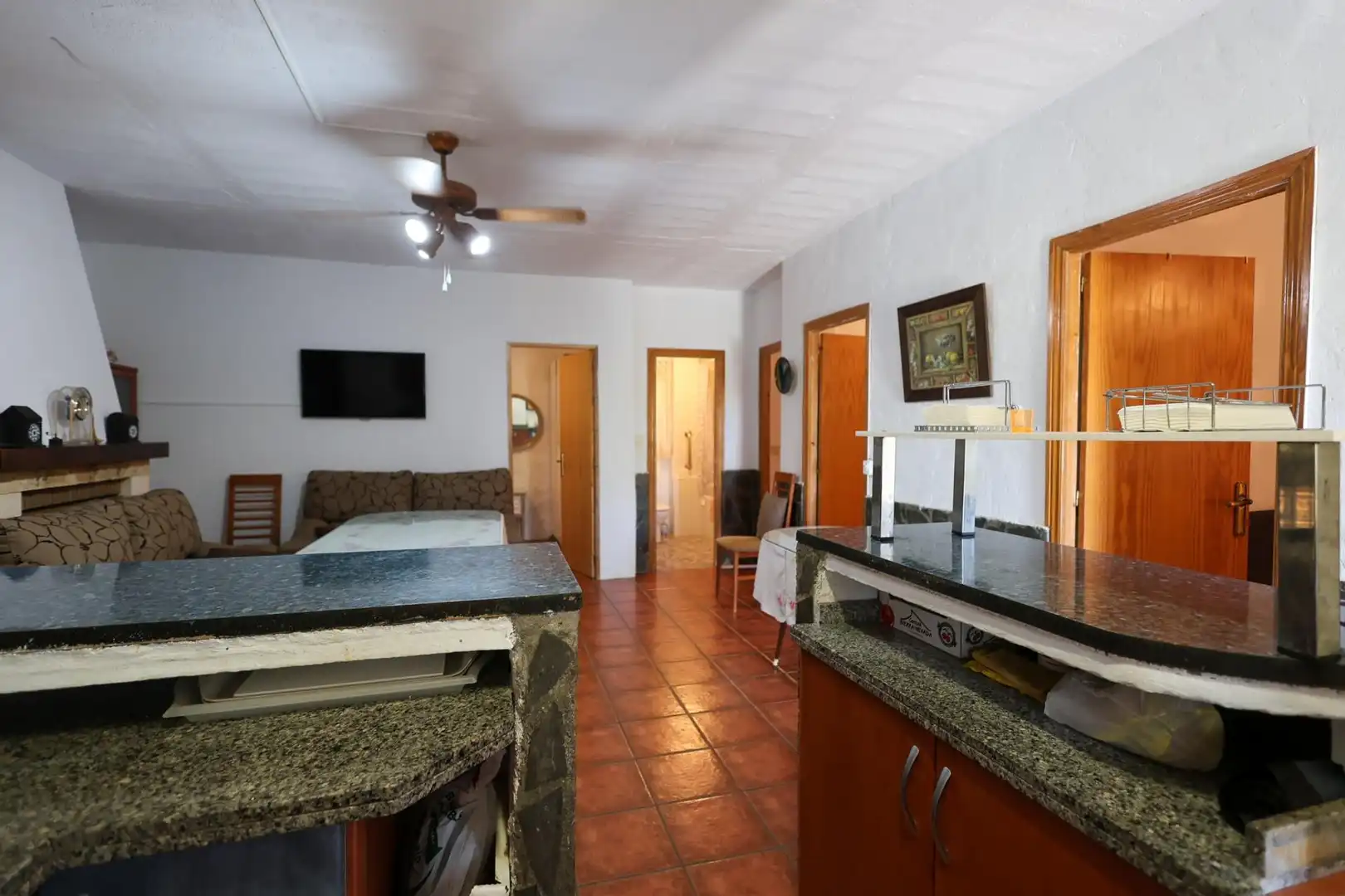 Cuina de Casa o xalet en venda en Cogollos de la Vega amb Piscina