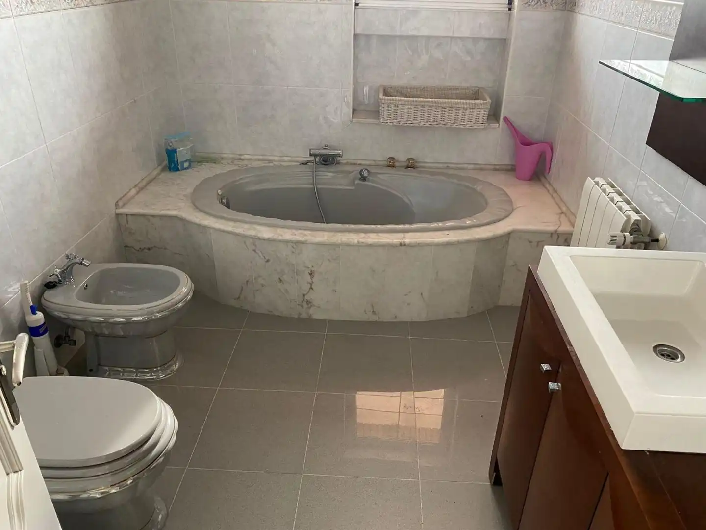 Baño de Edificio en venta en Santa Cruz de Bezana