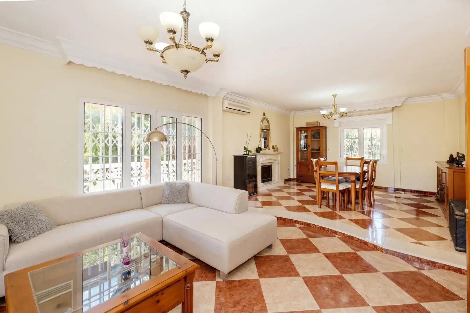 Wohnzimmer von Haus oder Chalet zum Verkauf in Málaga mit Klimaanlage, Terrasse und Abstellraum