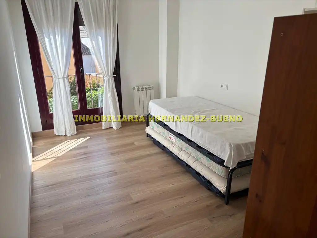 Bedroom of Flat for rent in Salamanca  with Heating, Furnished and Balcony