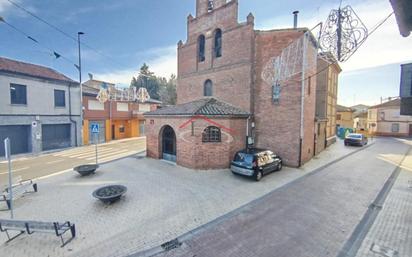 Vista exterior de Casa o xalet en venda en León Capital  amb Calefacció, Parquet i Traster