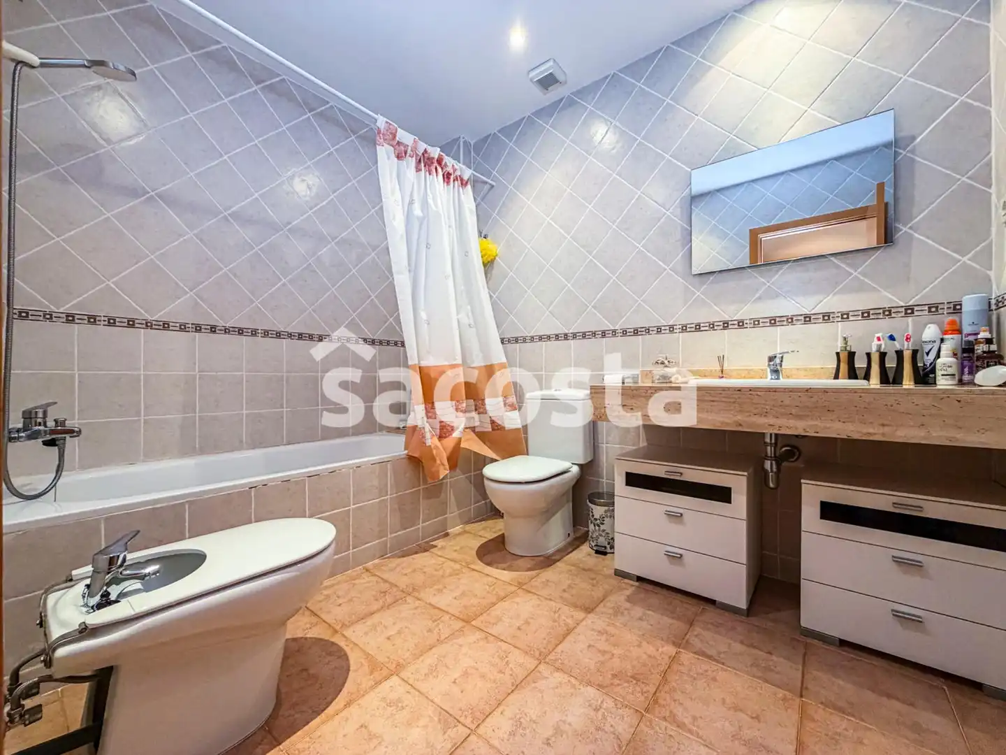 Baño de Casa adosada en venta en Lloret de Mar con Aire acondicionado, Calefacción y Jardín privado