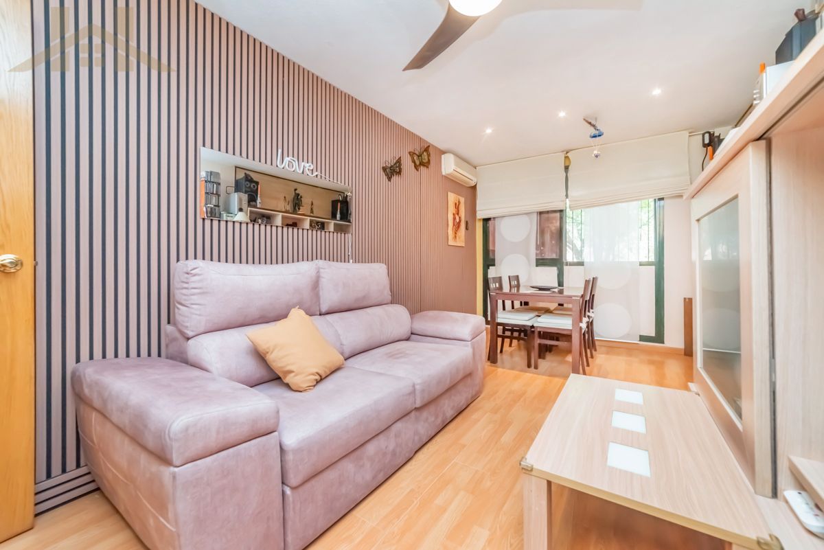 Living room of Flat for sale in Pinto  with Air Conditioner, Heating and Parquet flooring