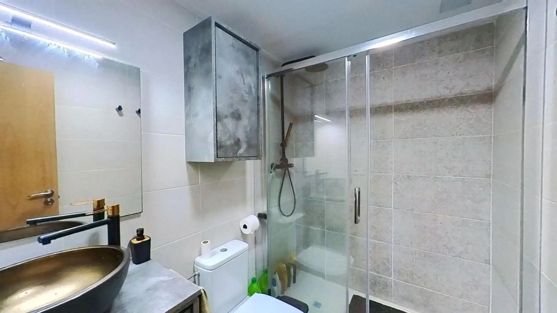 Bathroom of Flat for sale in Alicante / Alacant  with Air Conditioner
