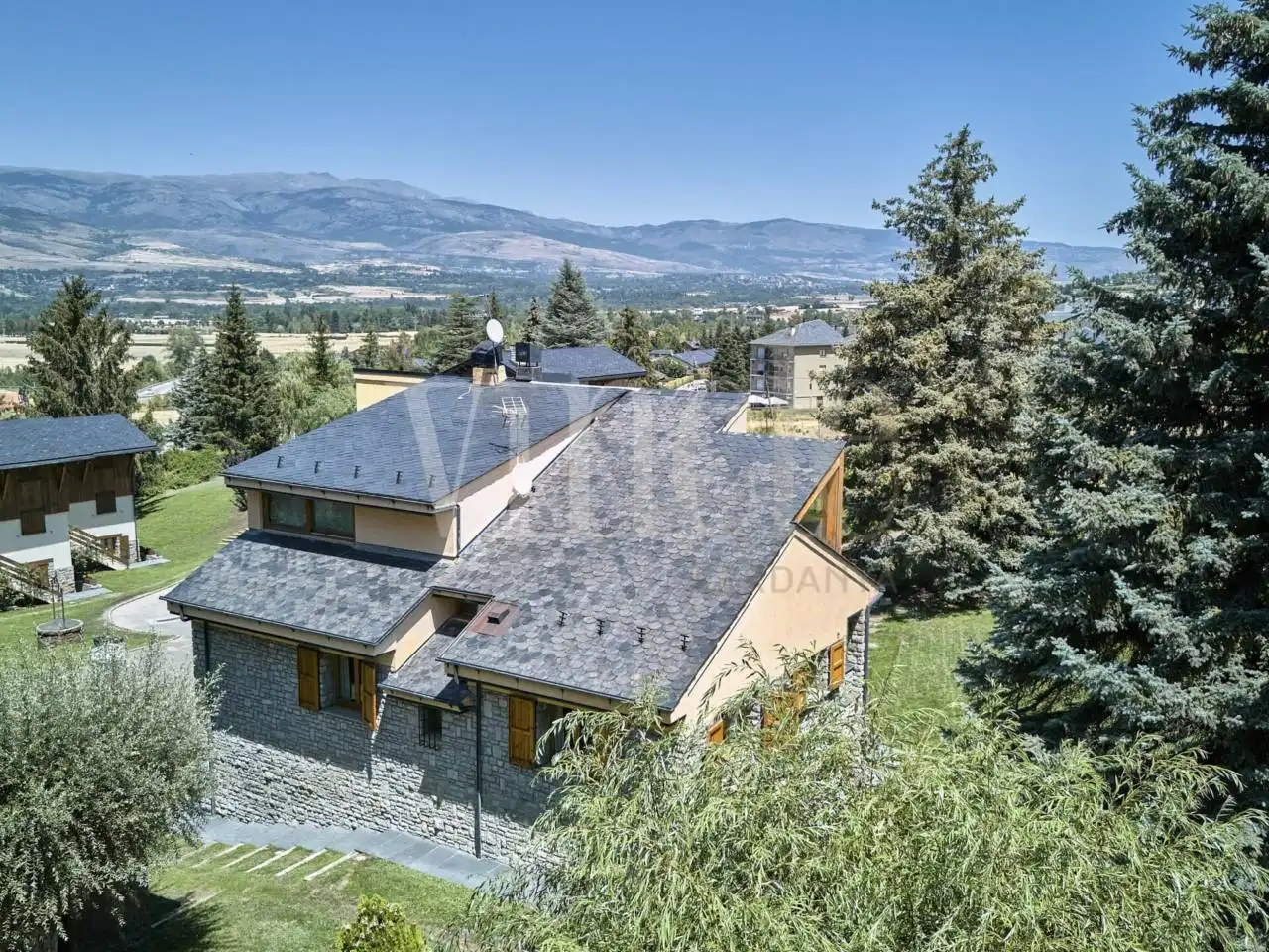 Exterior view of Houses for sale in Alp  with Heating and Parquet flooring