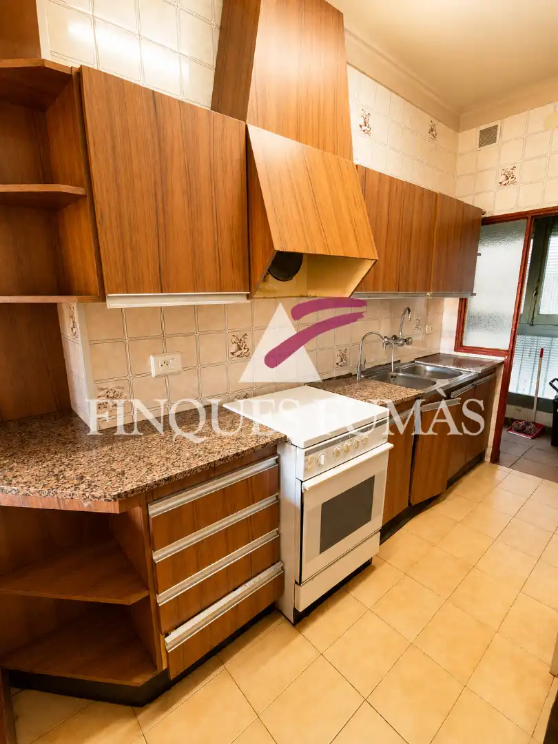 Cocina de Piso en venta en Tàrrega con Calefacción, Horno y Balcón