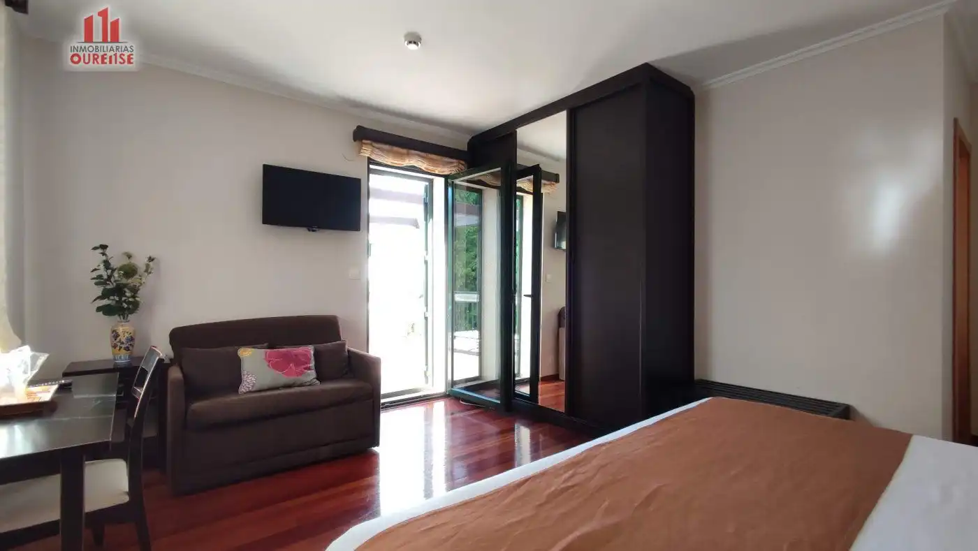 Habitación de Edificio en venta en Nogueira de Ramuín