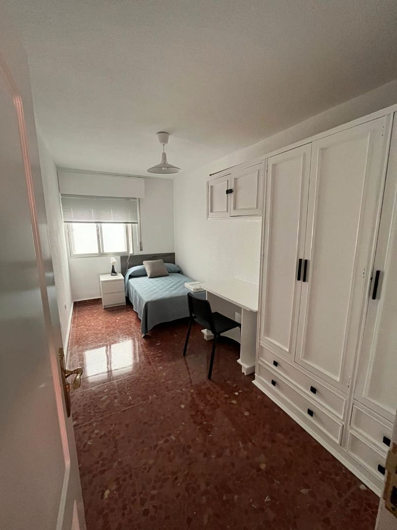 Bedroom of Flat to rent in  Jaén Capital  with Air Conditioner, Furnished and Balcony
