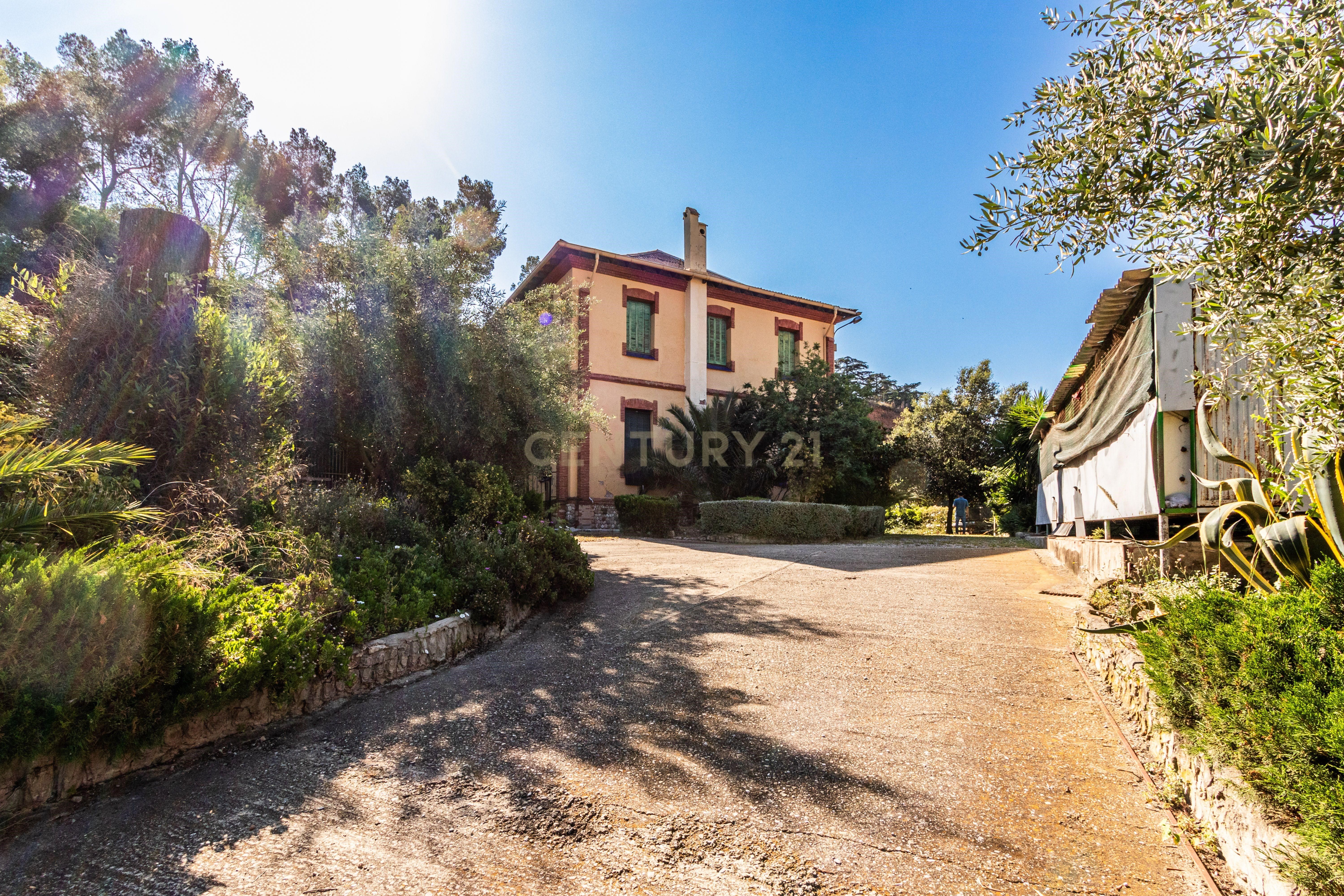 Exterior view of House or chalet for sale in Castellar del Vallès  with Terrace and Swimming Pool