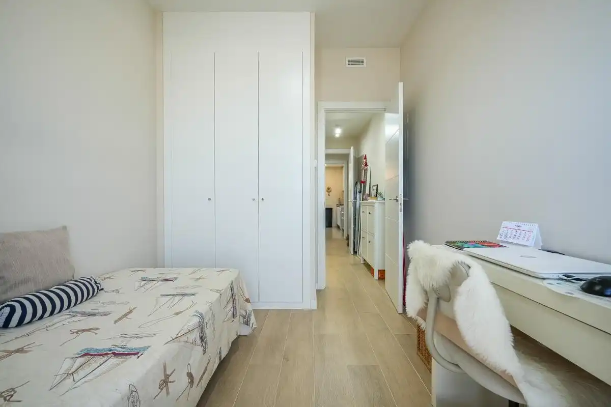 Bedroom of Flat for sale in Madrid  with Air Conditioner, Heating and Private garden